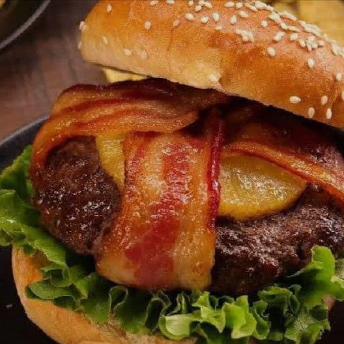 Hamburguesa hawaiana x tocino