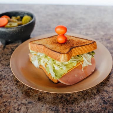 Sándwich Jamón con Queso
