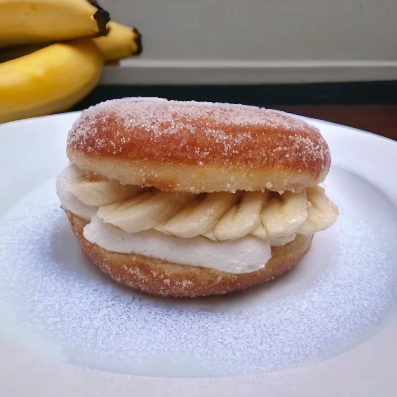 Dona de Crema y Plátano