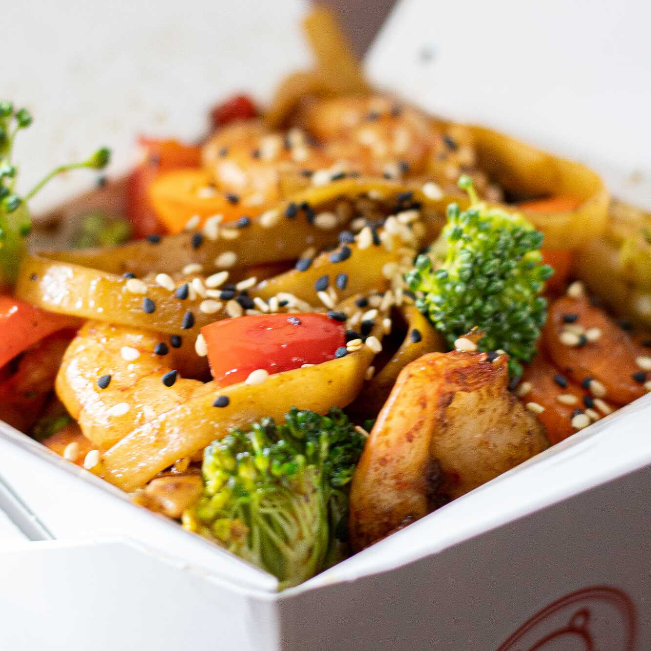 Wok de Camarón 26 Oz (Promo Lunes Martes y Mierco)