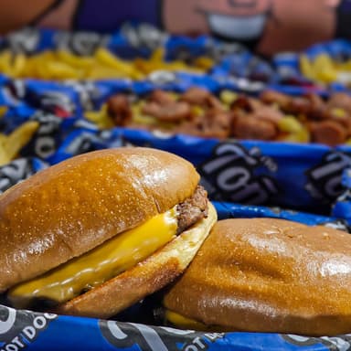 2* HAMBURGUESAS SENCILLAS + 2* PAPAS + 2*REFRESCOS