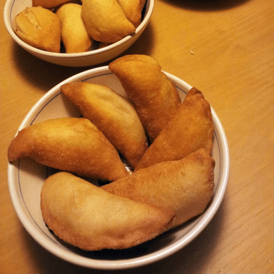 Empanadas Rellenas de Queso (2)