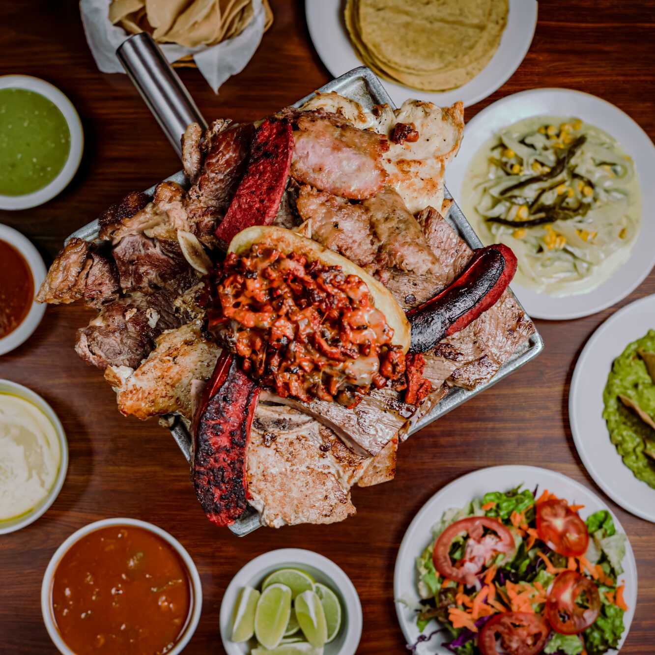PARRILLADA MIXTA + 3 AGUAS FRESCAS (500ML)