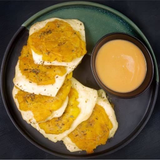 Patacones con queso al grill