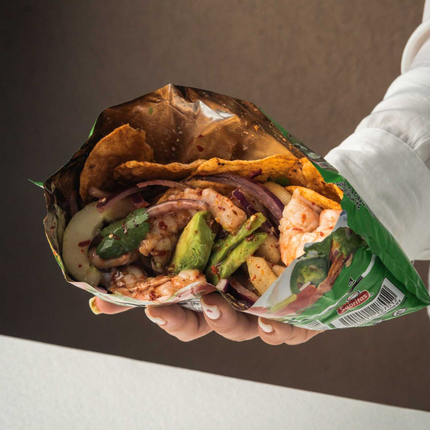 Tostitos con Aguachile Rojo