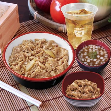 Gyudon Combo Carne a la Japonesa
