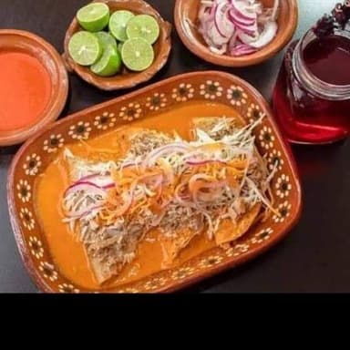 Orden de 3 Tacos Ahogados Gema (salsa de la casa)