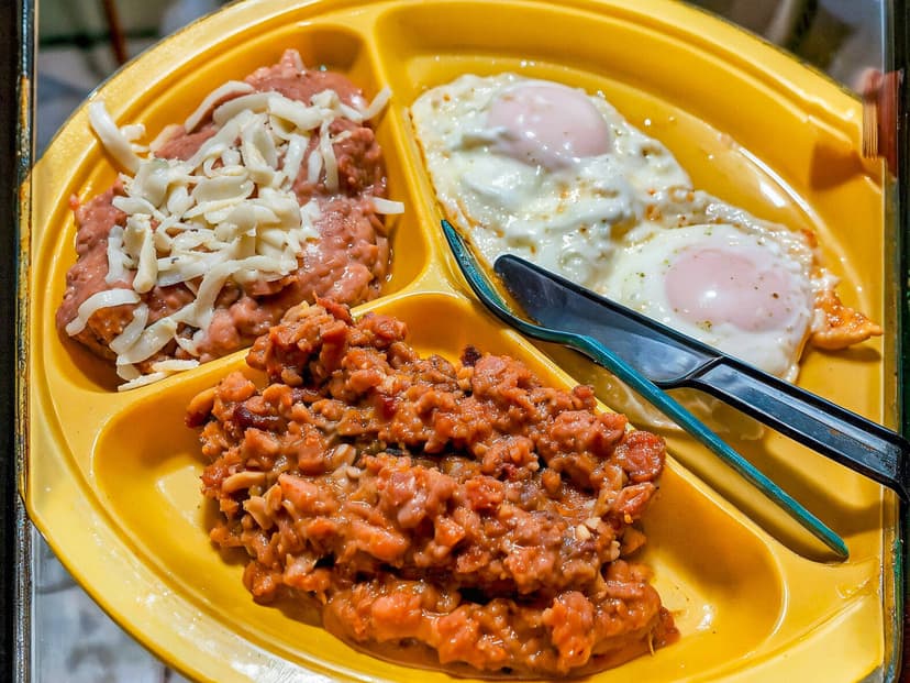 BURRITOS Y DESAYUNOS   "El TIO"