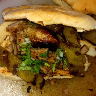 Torta de arrachera de res
