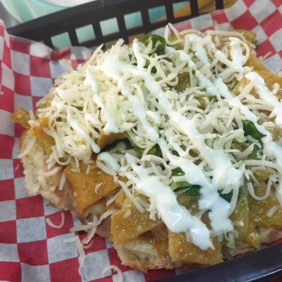 Torta de chilaquiles