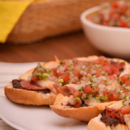 Molletes con Jamón