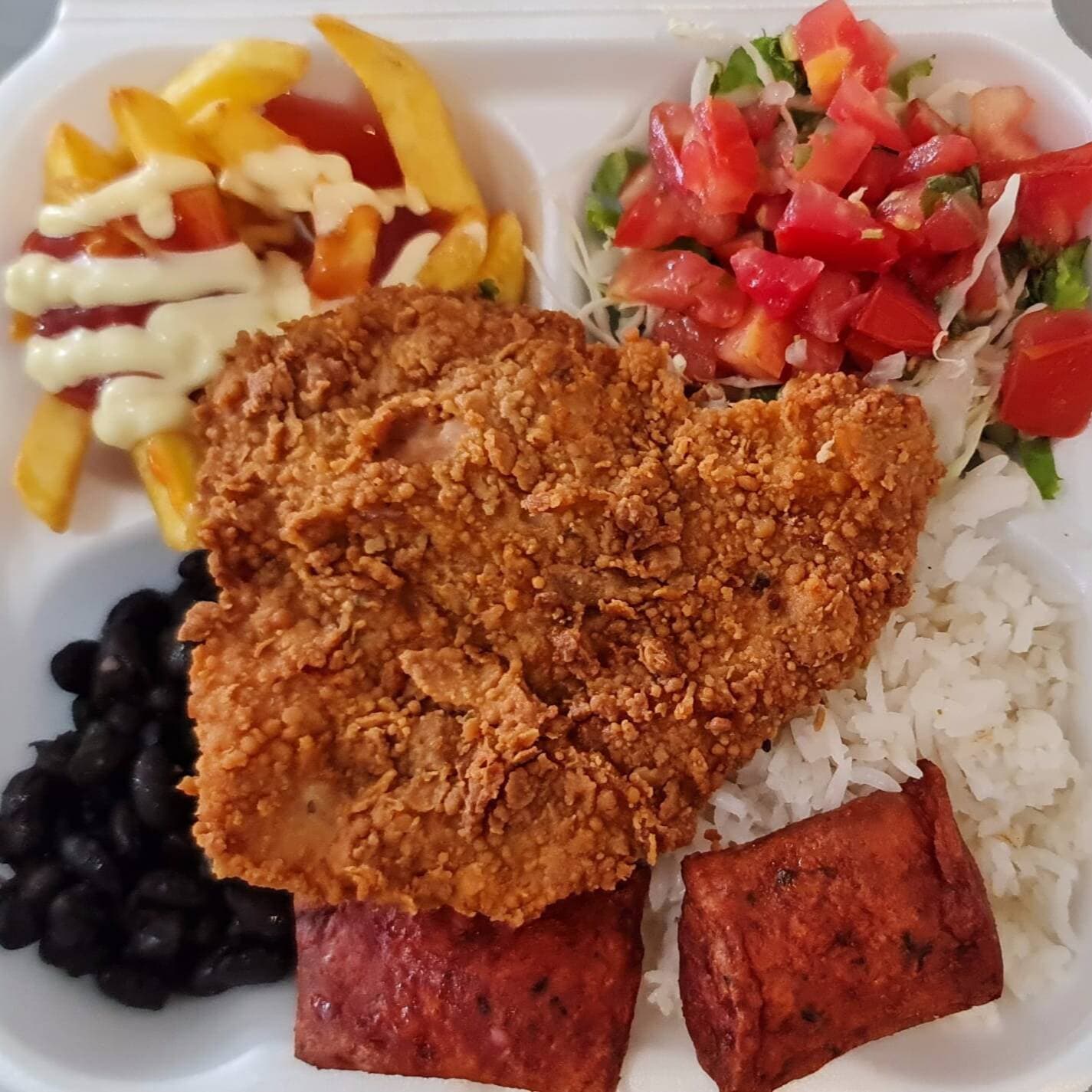 Casado de Pollo Empanizado