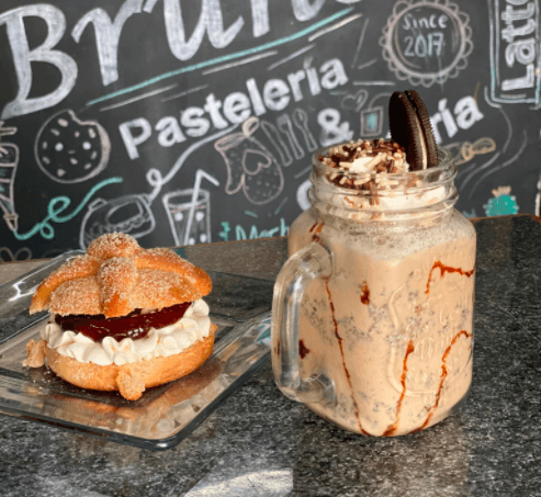 Brunette pastelería y cafetería