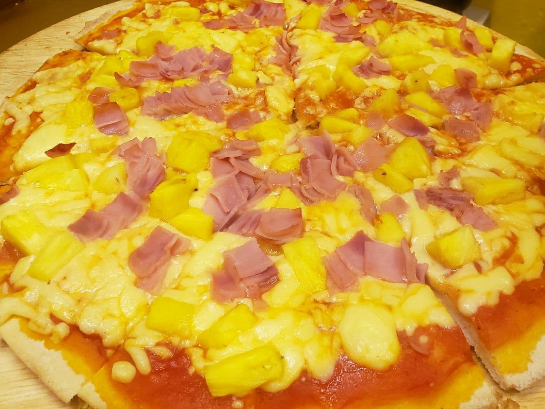 Pizza Hawaiana-Masa Delgada Mediana