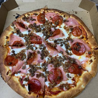 Pizza Grande de Carnivora