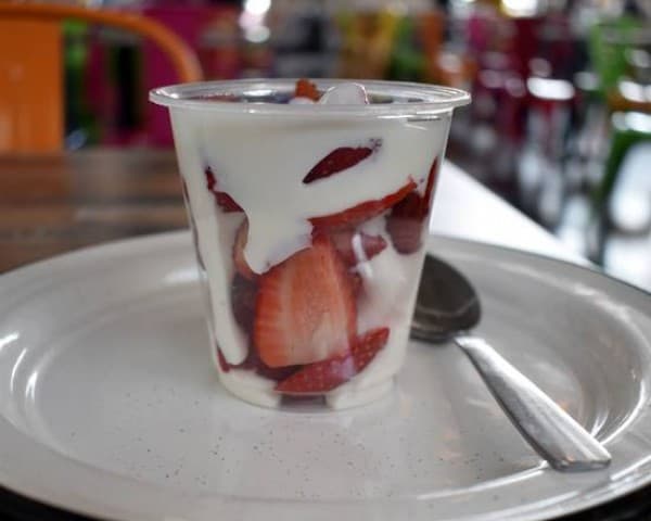 FRESAS CON CREMA