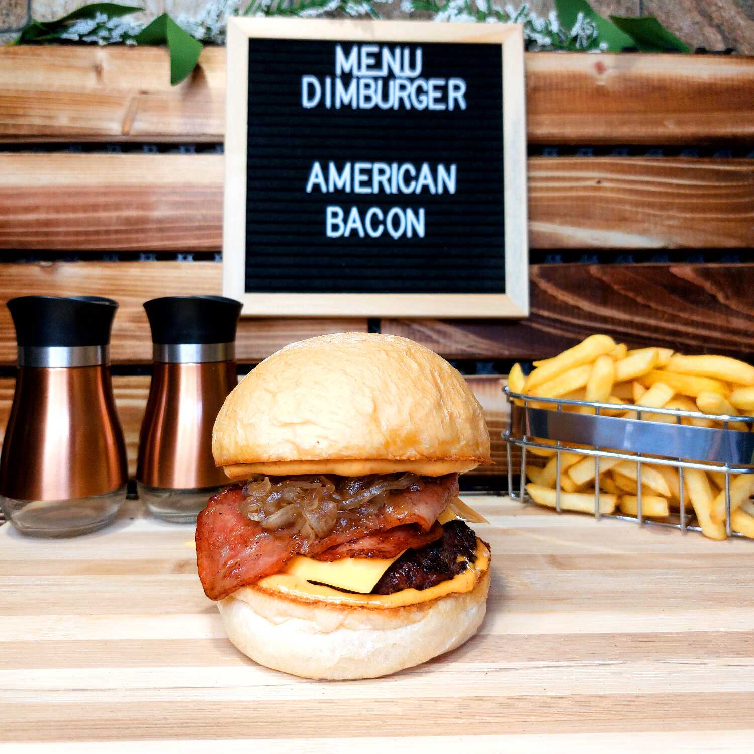 American Bacon + papas (promo)