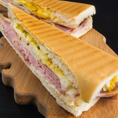 2x1 Sandwich jamón y queso+papas