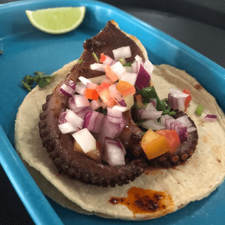 Taco de Pulpo Guajillo