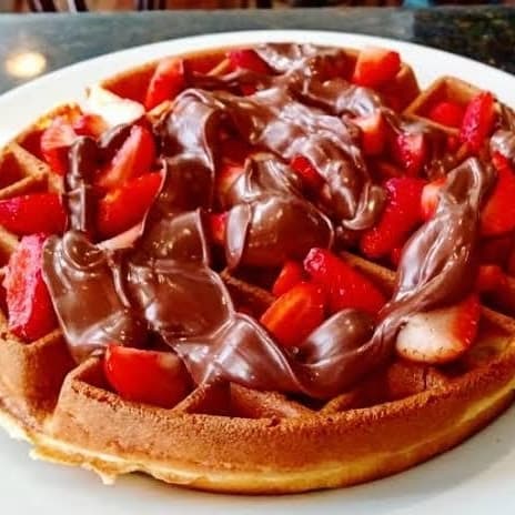 WAFFLE NUTELA FRESA NATURAL