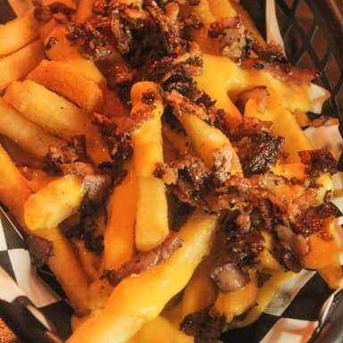 Papas con queso y tocino