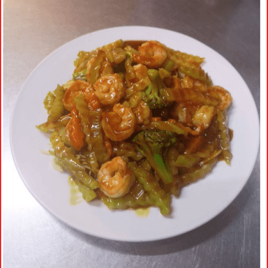 Arroz con Camarones y Vegetales en Salsa