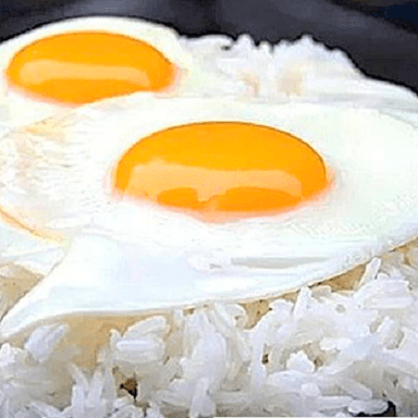 Huevos Fritos En Combo Arroz y Bebida