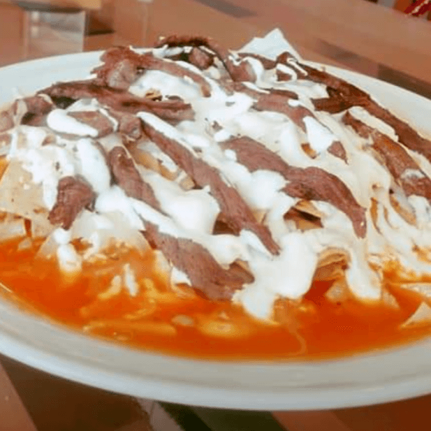 Chilaquiles con Arrachera