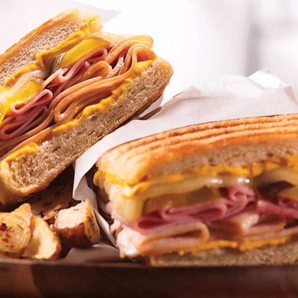 Sandwich Con TOCINETA (Grande) PROMO