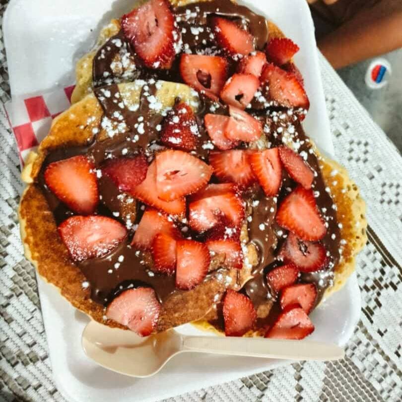 Hot Cakes de Fresa Natural y NUTELLA