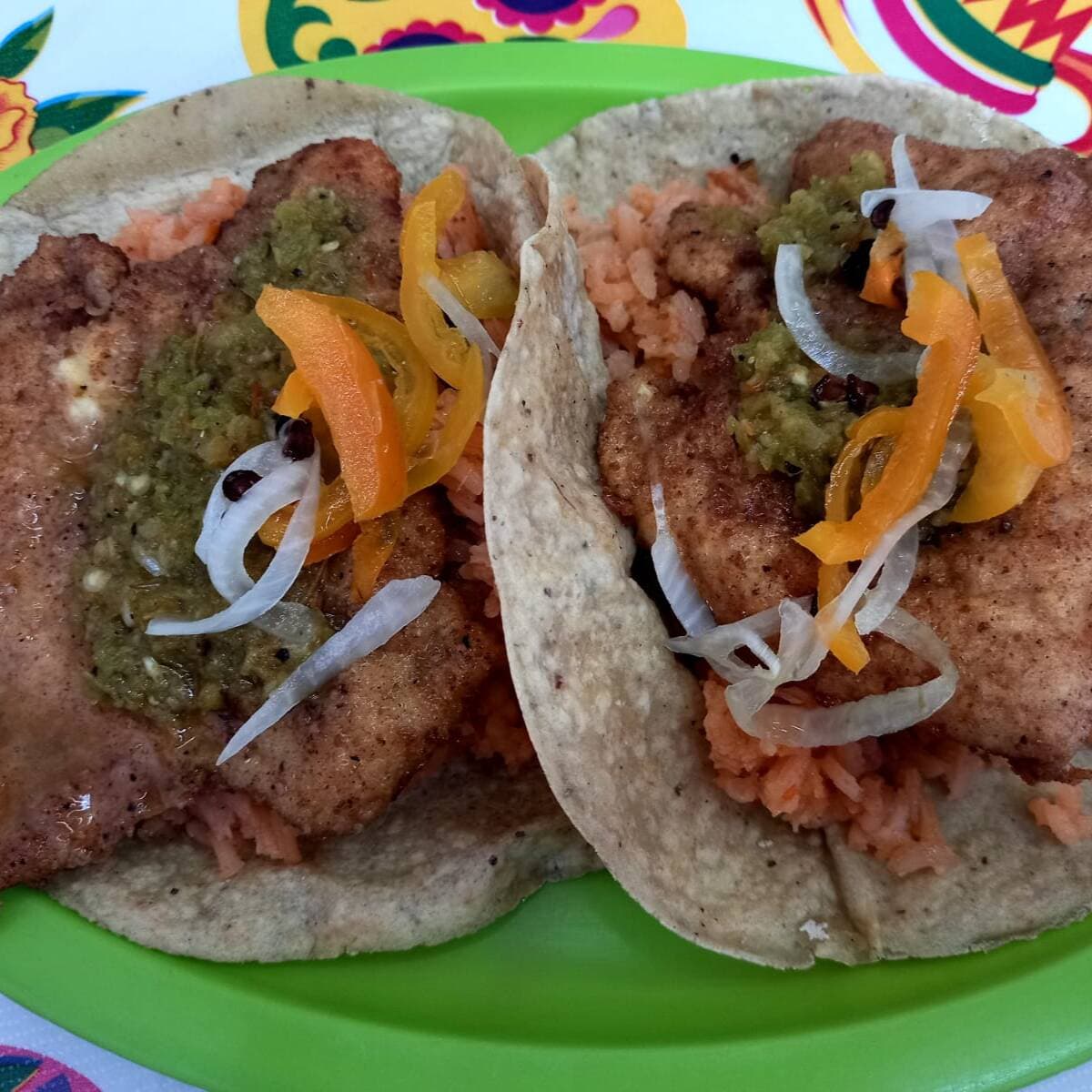 TACO ACORAZADO DE MILANEZA DE POLLO