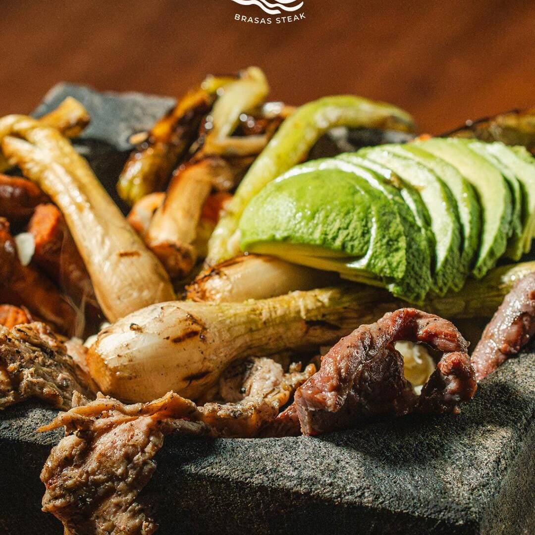Molcajete fuego y mar