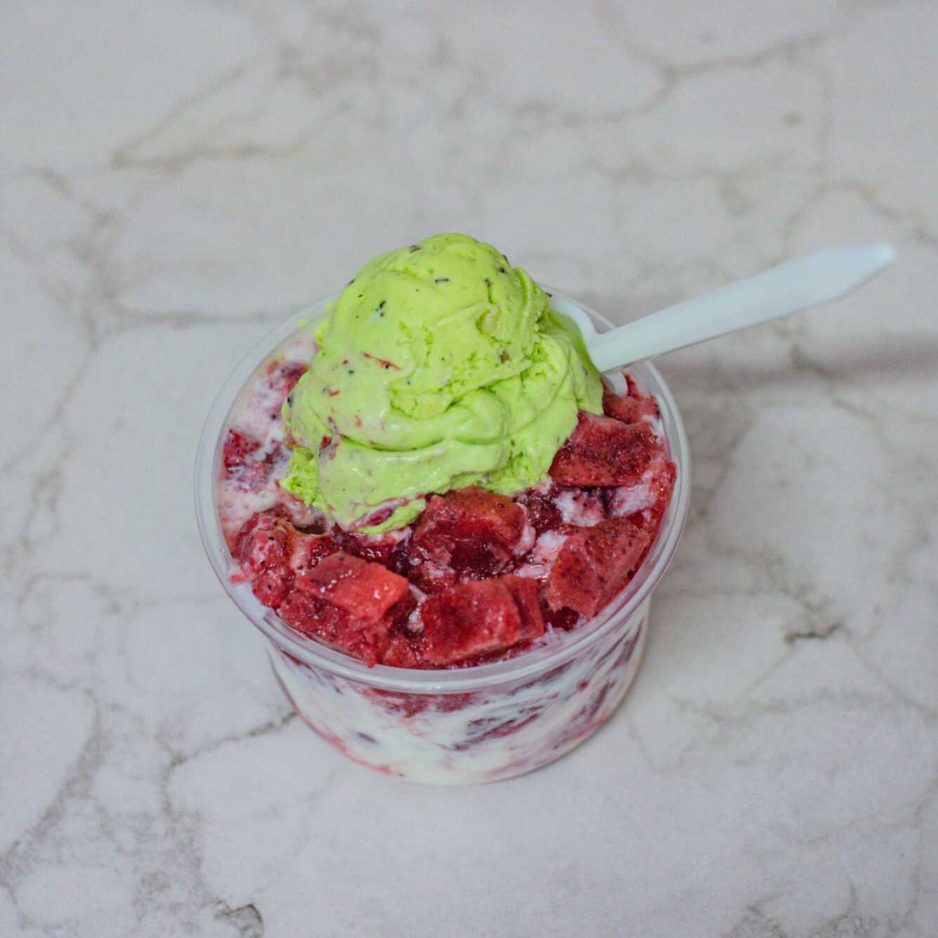 Fresas con Crema Especiales (1 Bola Nieve)