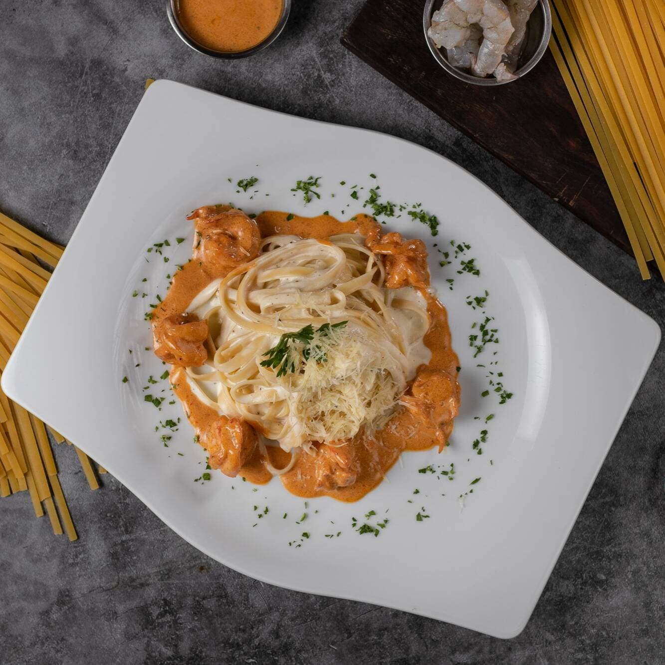 Alfredo Con Camarones Enchipotlados