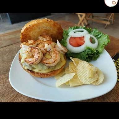 HAMBURGUESA MAR Y TIERRA