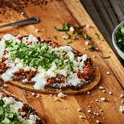 Huarache de Chorizo