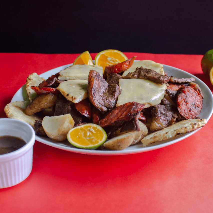 Picada de Churrasco + Chorizo Llanero