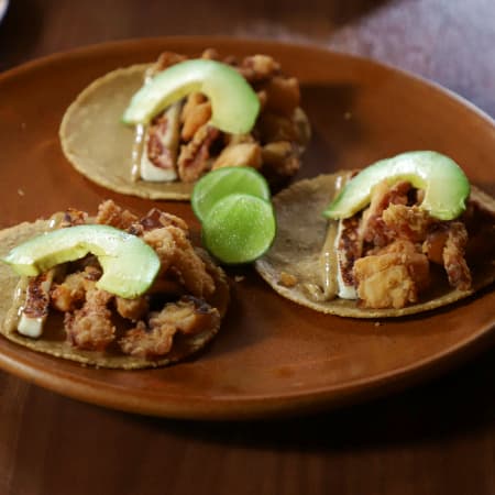 Tacos de Chicharrón de Pulpo