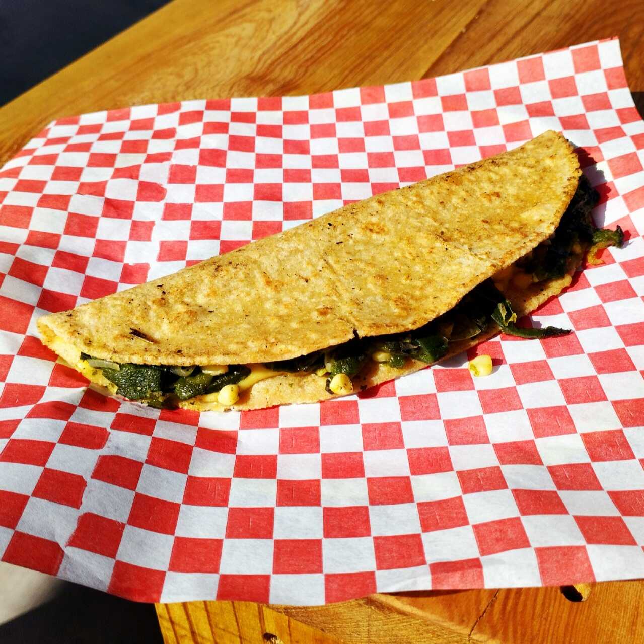QUESADILLA A LA PLANCHA CHICHARRON PRENSADO