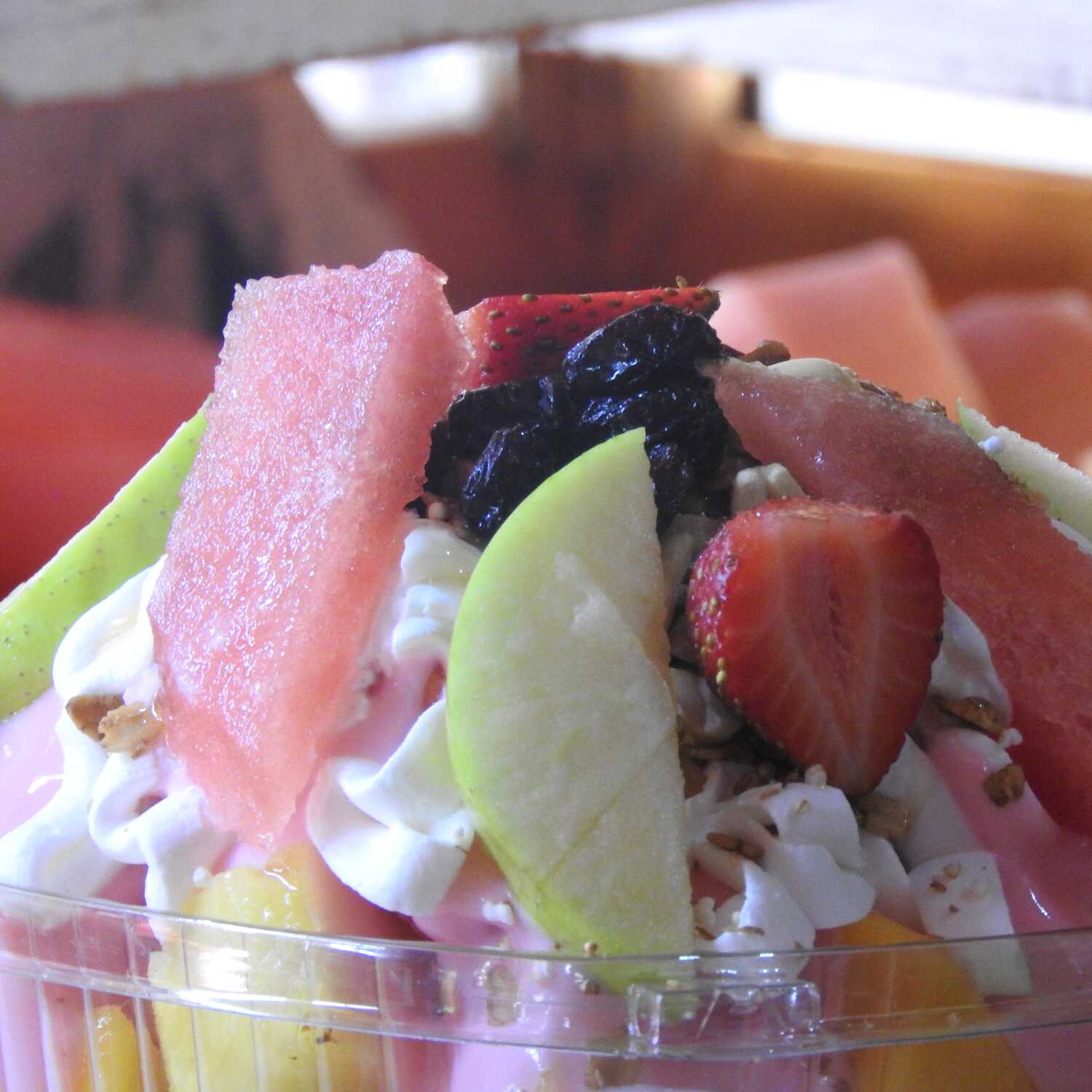 Charola de Fruta con Yogurt