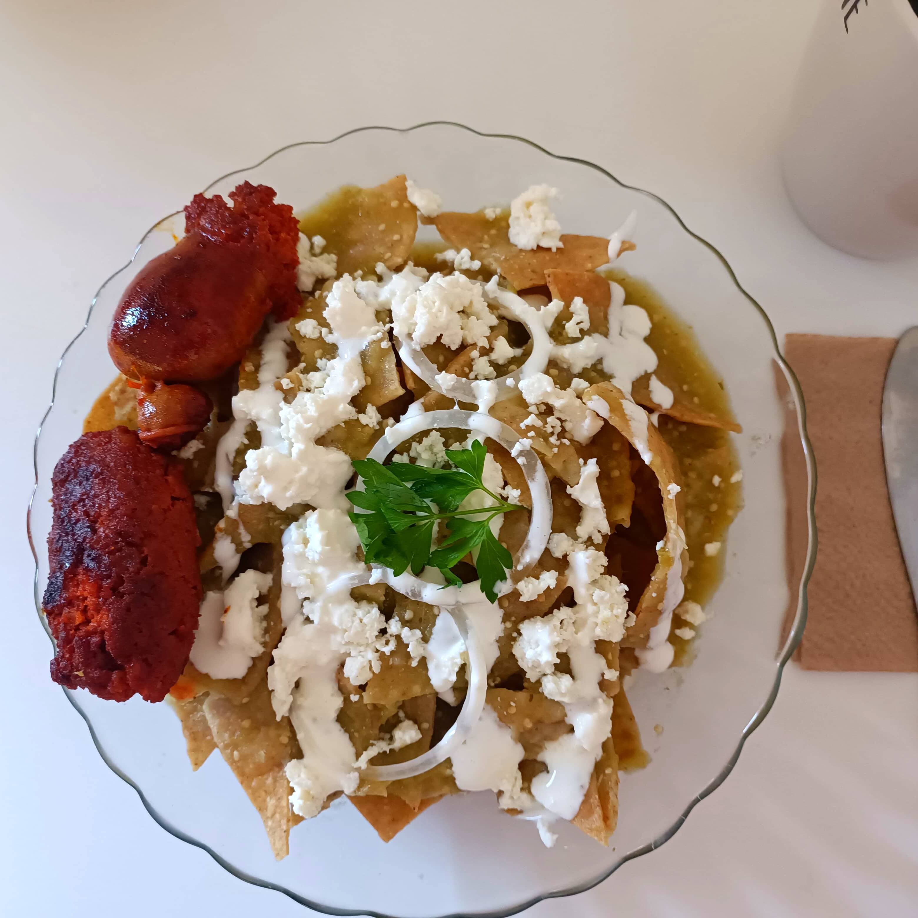 Chilaquiles Verdes + Café