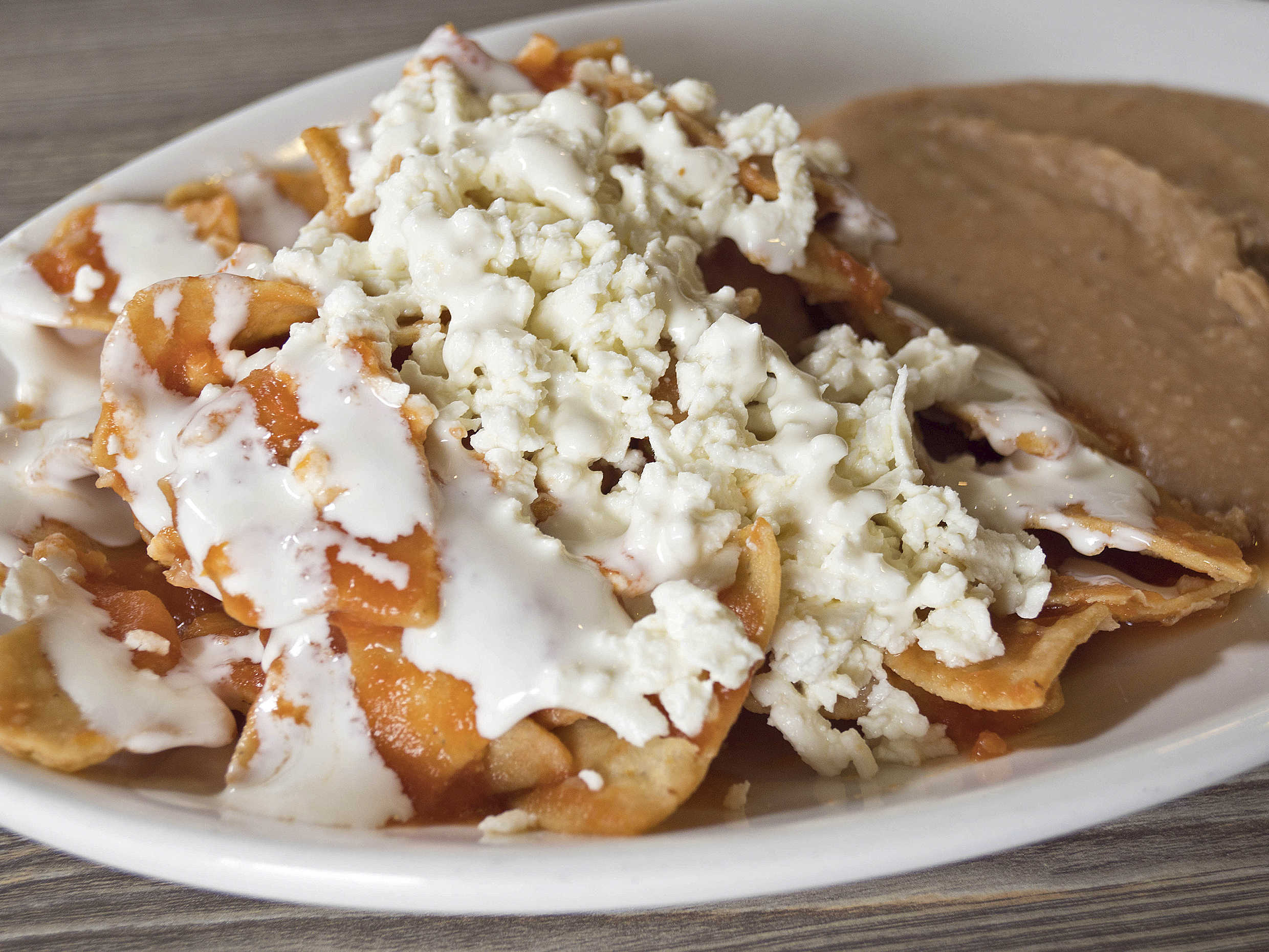 Chilaquiles con Queso y Crema