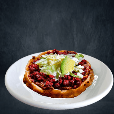 Sope con Guiso (Alambre, Deshebrada, Chicharrón)