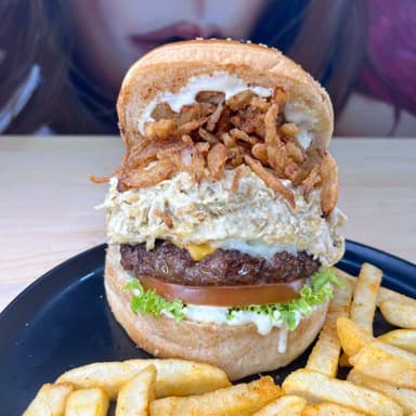 Hamburguesa PRIMITIVA + PAPA A LA FRANCESA