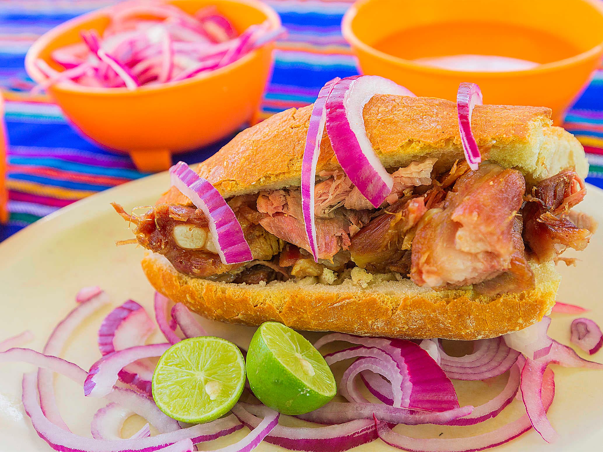 1 TORTA + 2 TACOS DORADOS