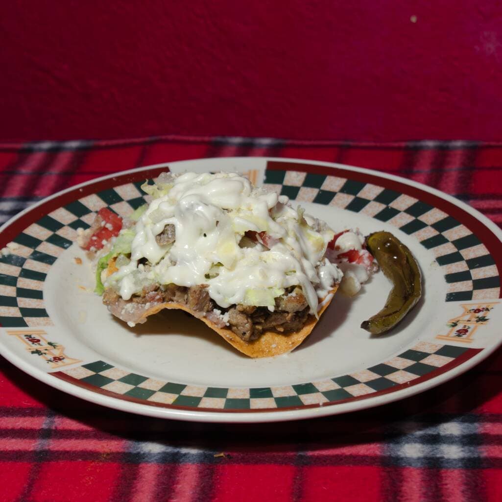 Tostada de Deshebrada