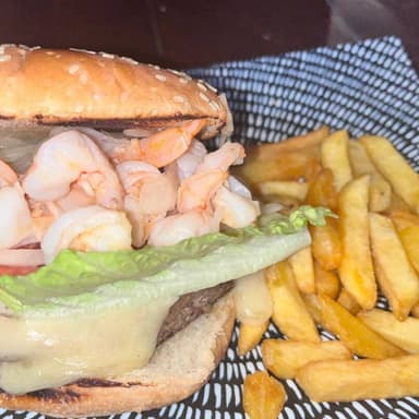 Hamburguesa Mar y Tierra