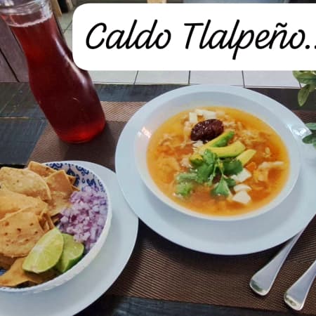 CALDO TLALPEÑO