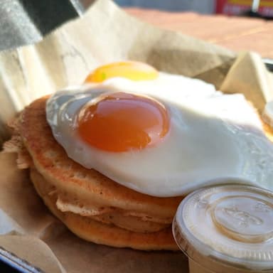 Hot Cakes Con Huevo
