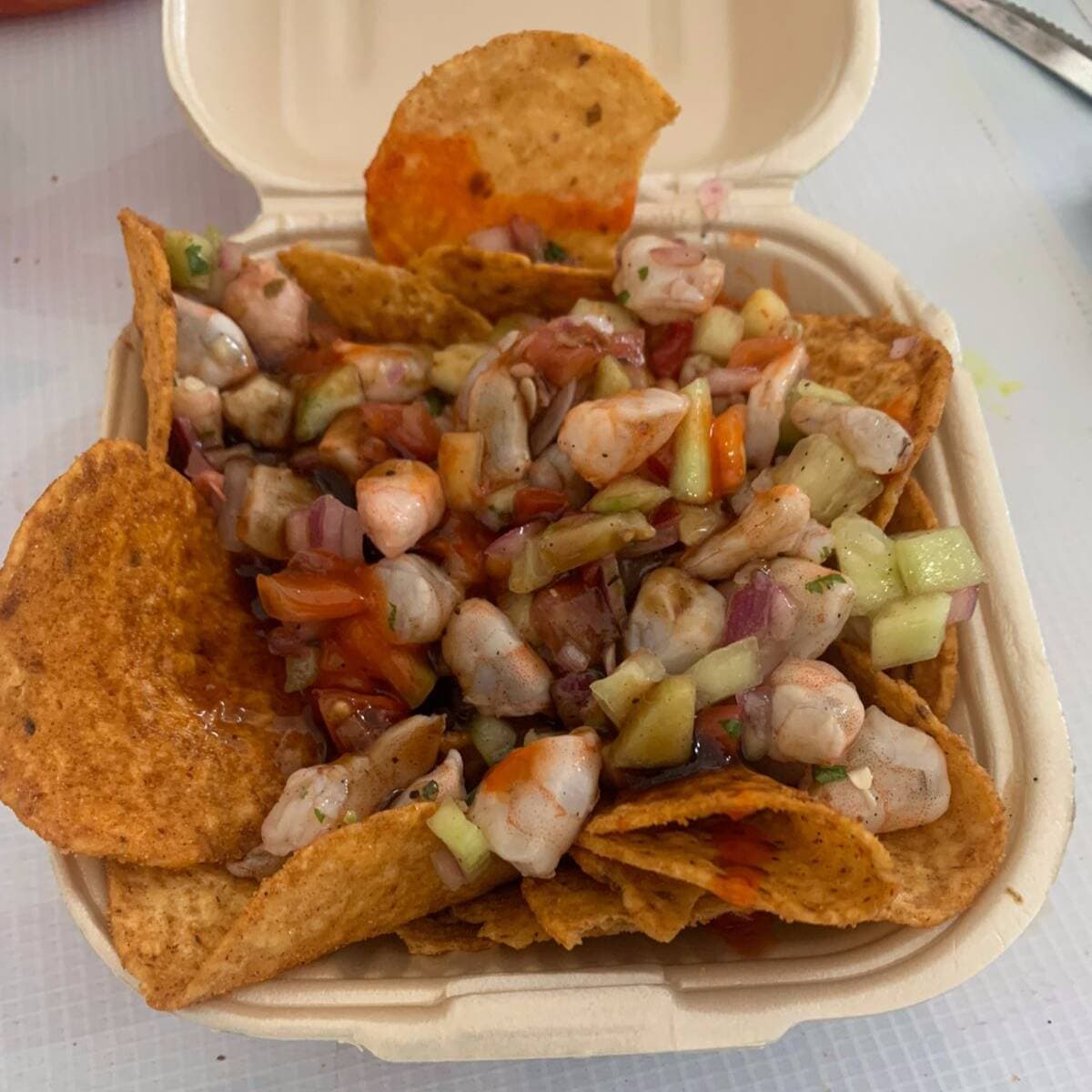 Tostitos con Ceviche de Camarón